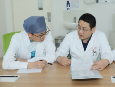 女孩毕业聚会氢气球燃爆 桃李年华不幸重度烧伤 医生取皮植皮修复