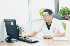 11岁女童违规乘车被电动车甩飞 多处骨折 险些毁容